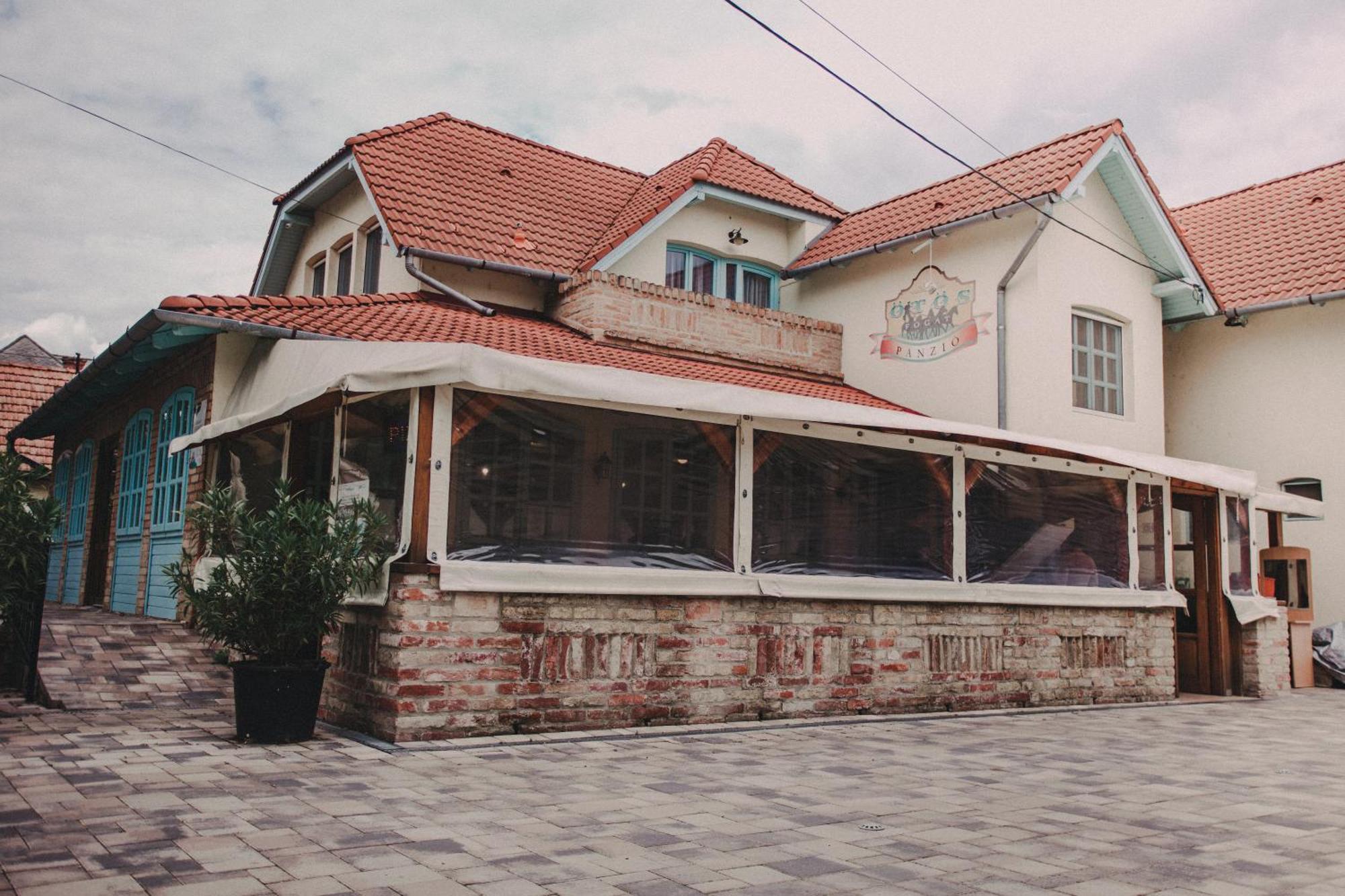 Oetoesfogat Panzio Bed & Breakfast Siofok Exterior photo
